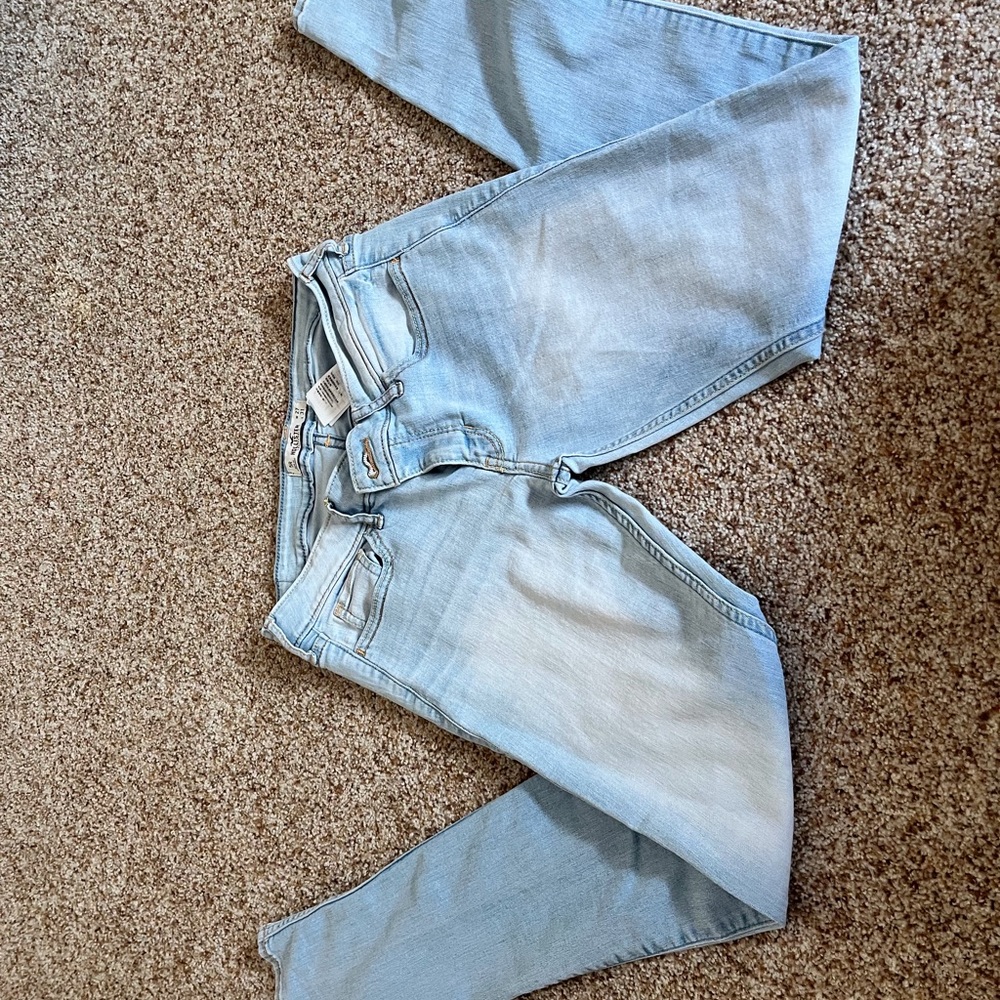 Hollister light wash skinny jeans no rips